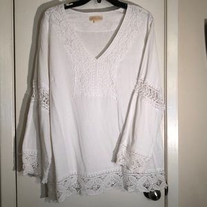 White linen and cut lace tunic